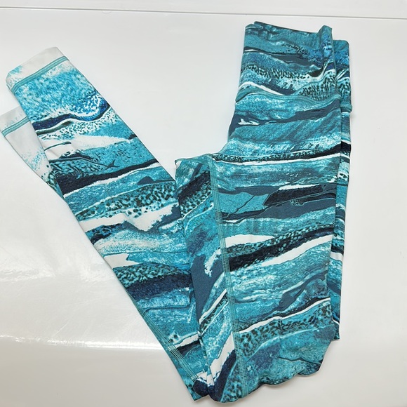 LIKE NEW! Lululemon Wunder Under Hi-Rise Tight - Picture 10 of 12